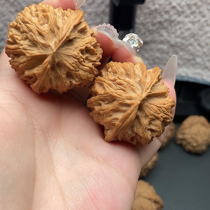 文玩核桃吊坠40苹果园