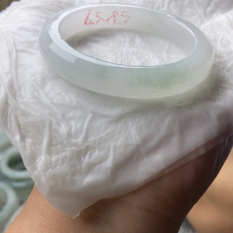 石英质玉手镯未镶嵌黄****店加工定制