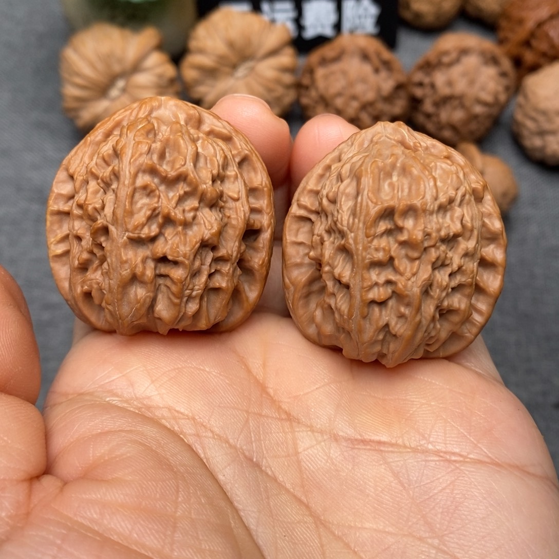 小***鹿吊坠文玩核桃白狮子