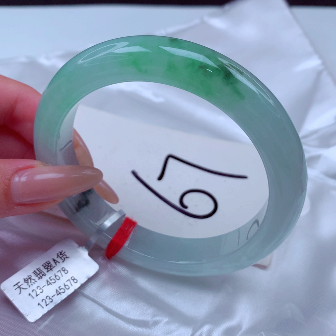 翡翠手镯未镶嵌翡翠58