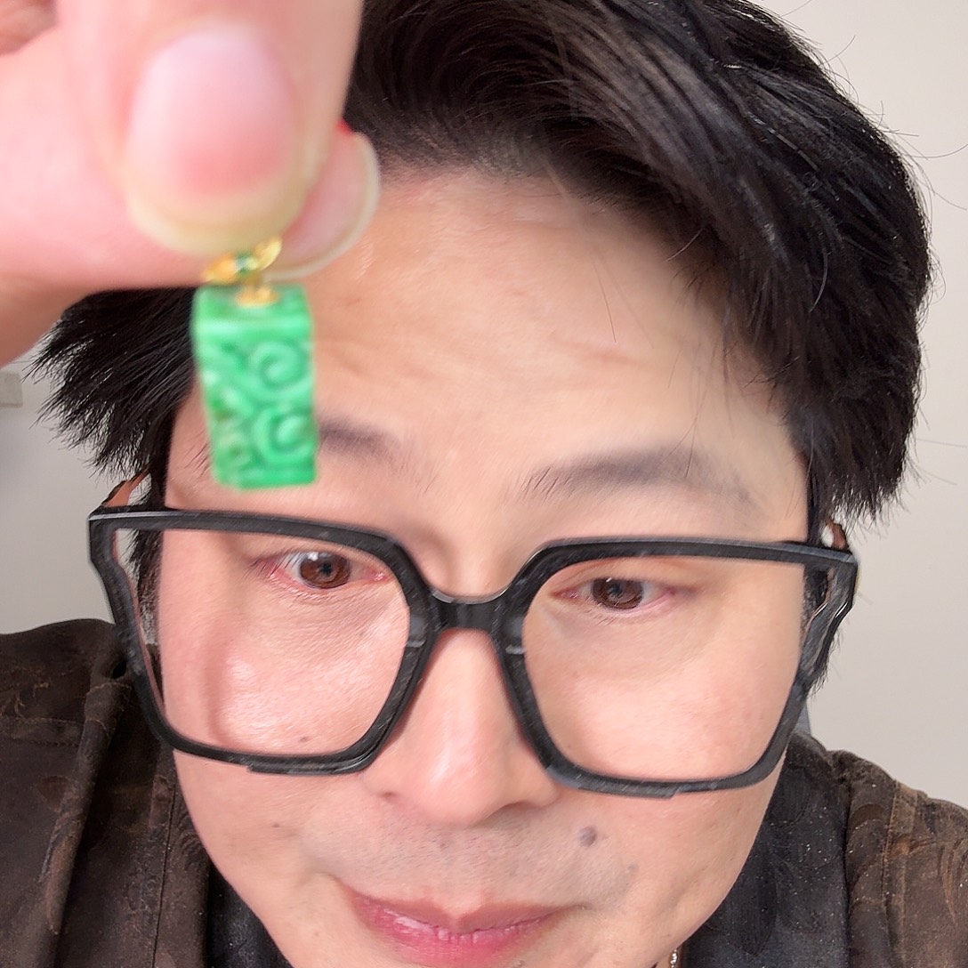 翡翠18K金镶嵌颈饰一件