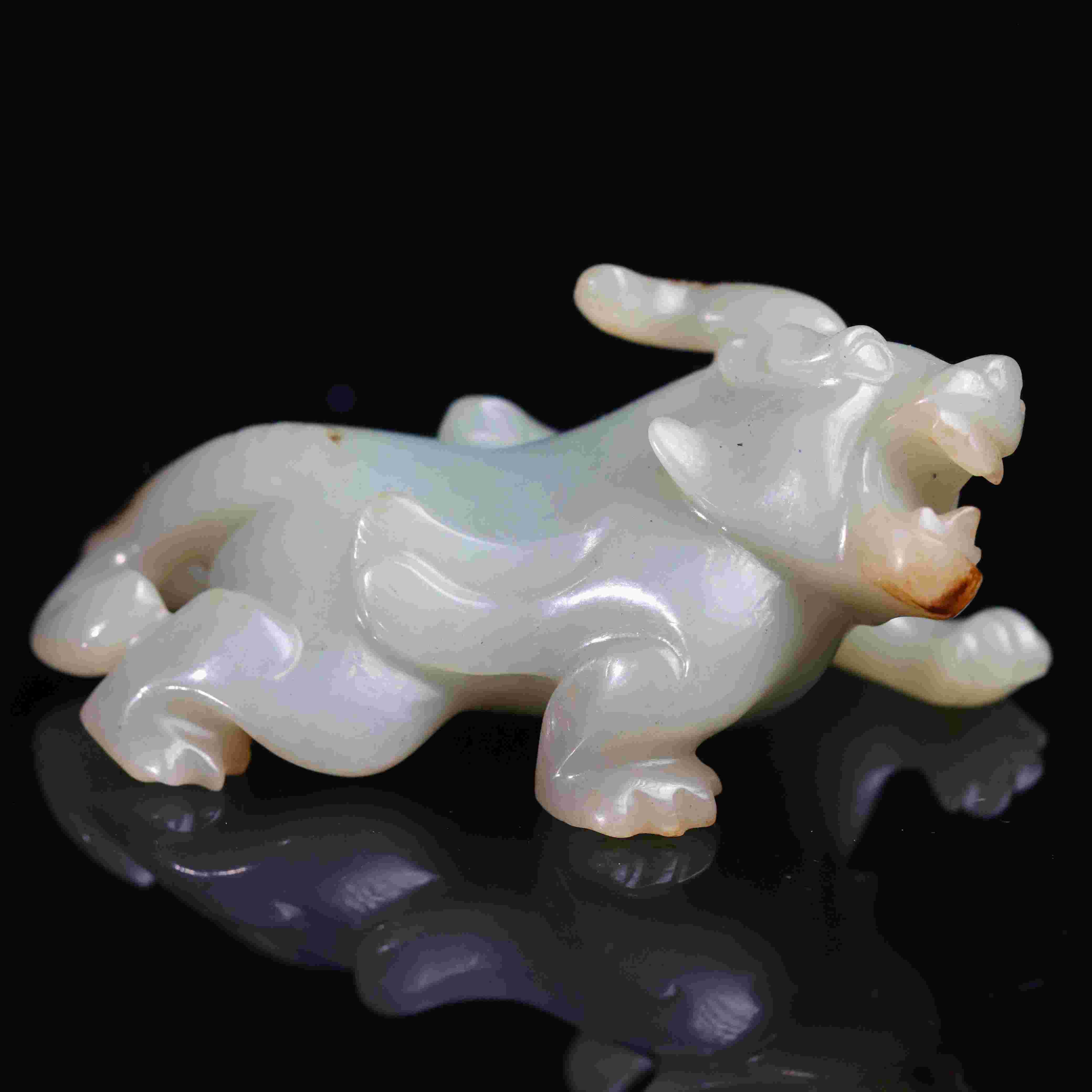 1593清代和田玉瑞兽把件1913