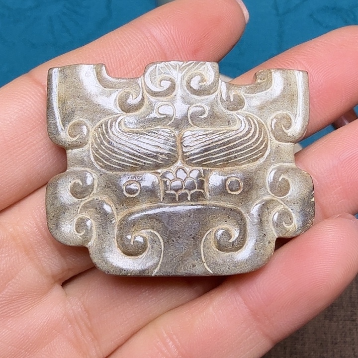 路****和田玉（糖玉）未镶嵌颈饰