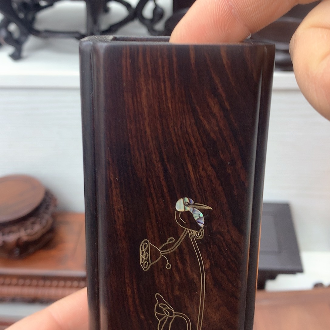 藤类紫光檀正方笔筒