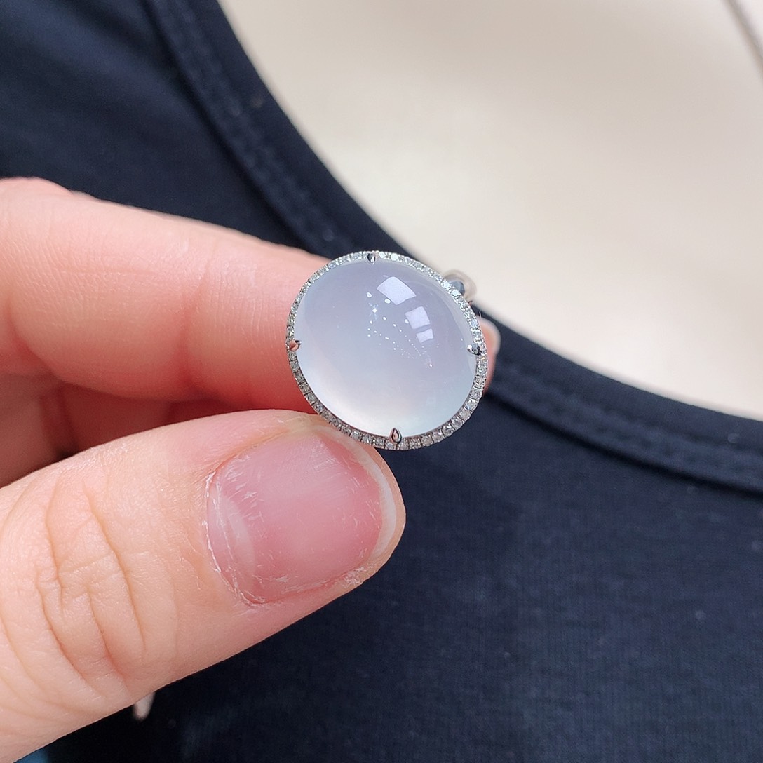 翡翠戒指18K金镶嵌戒指