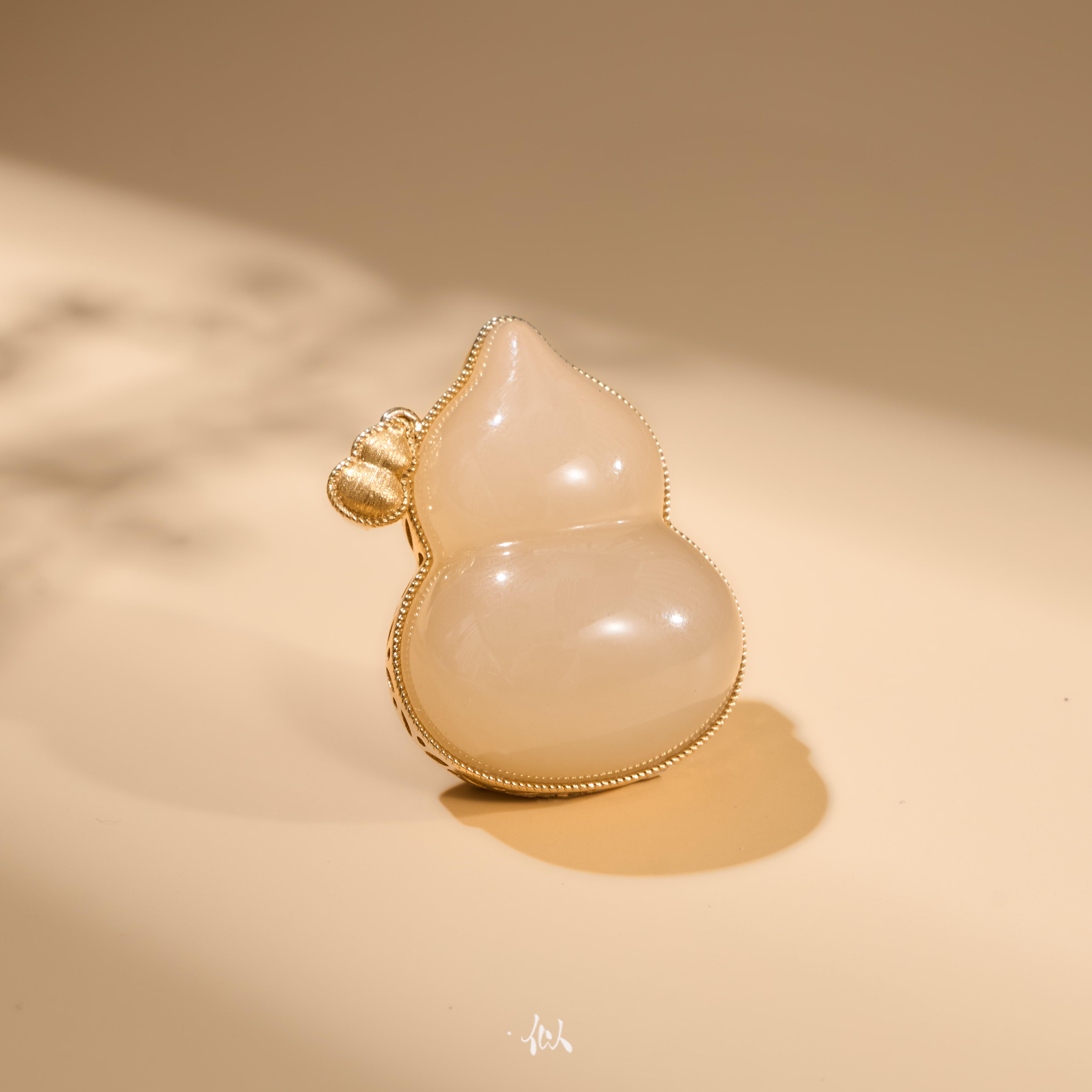 【福糯】·似梓珠宝· 18K和田玉藕粉葫芦吊坠   XYMD43400032