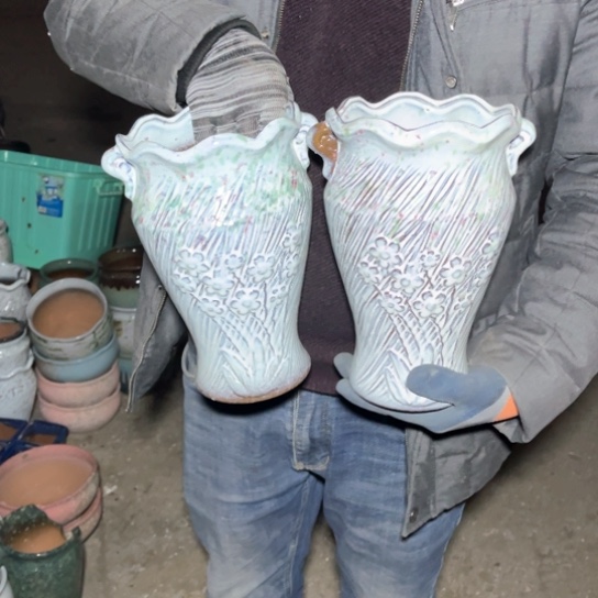 红陶口15高25瑕疵