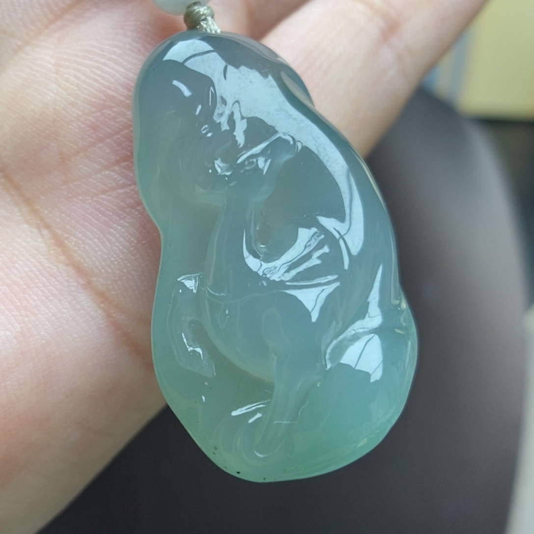 翡翠未镶嵌颈饰吊坠