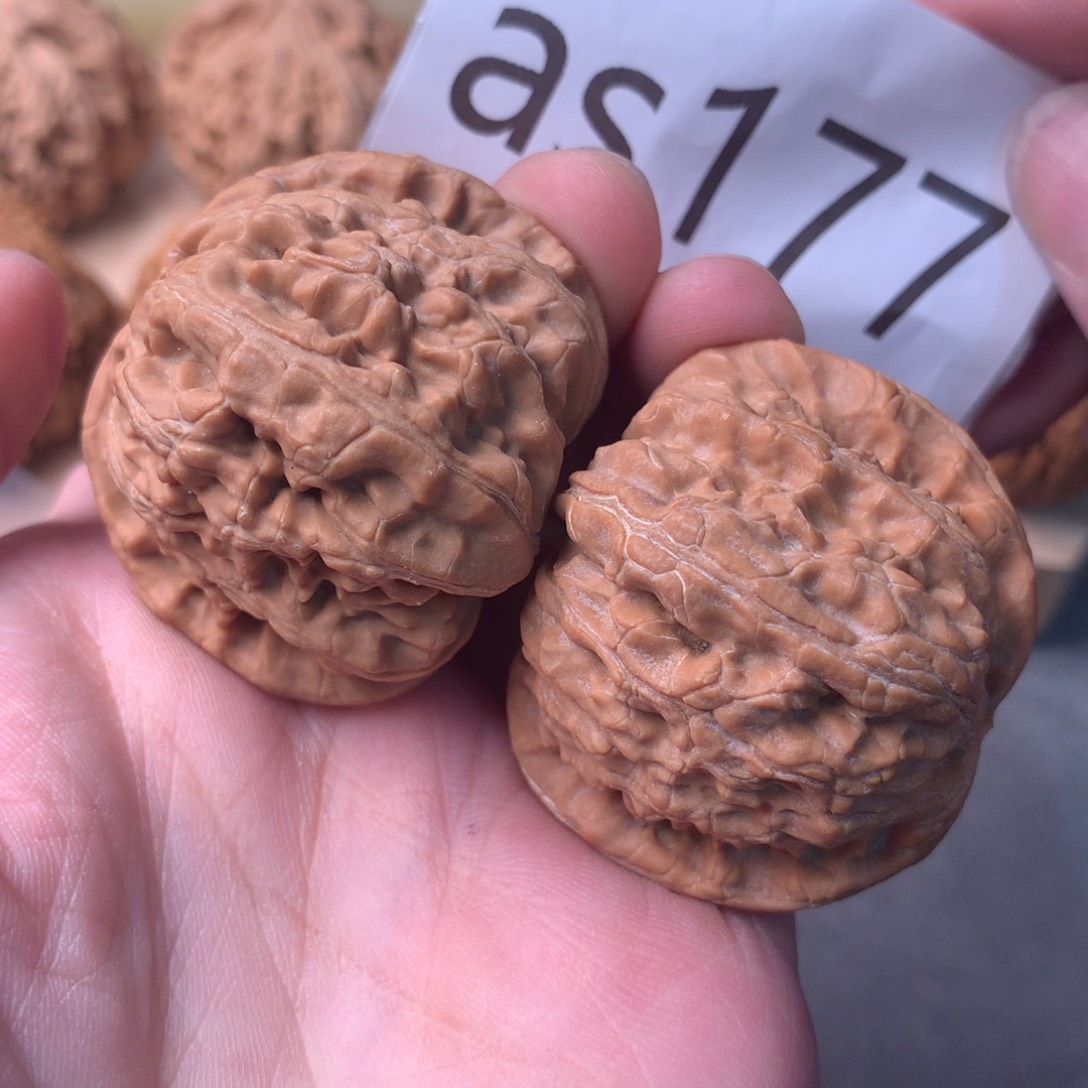 文玩核桃把件红皮书球白41