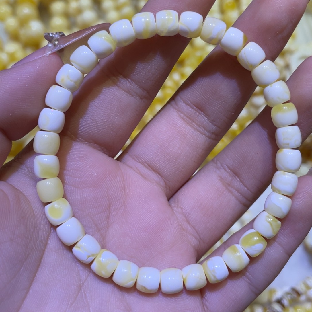 手绳琥珀未镶嵌6.3m