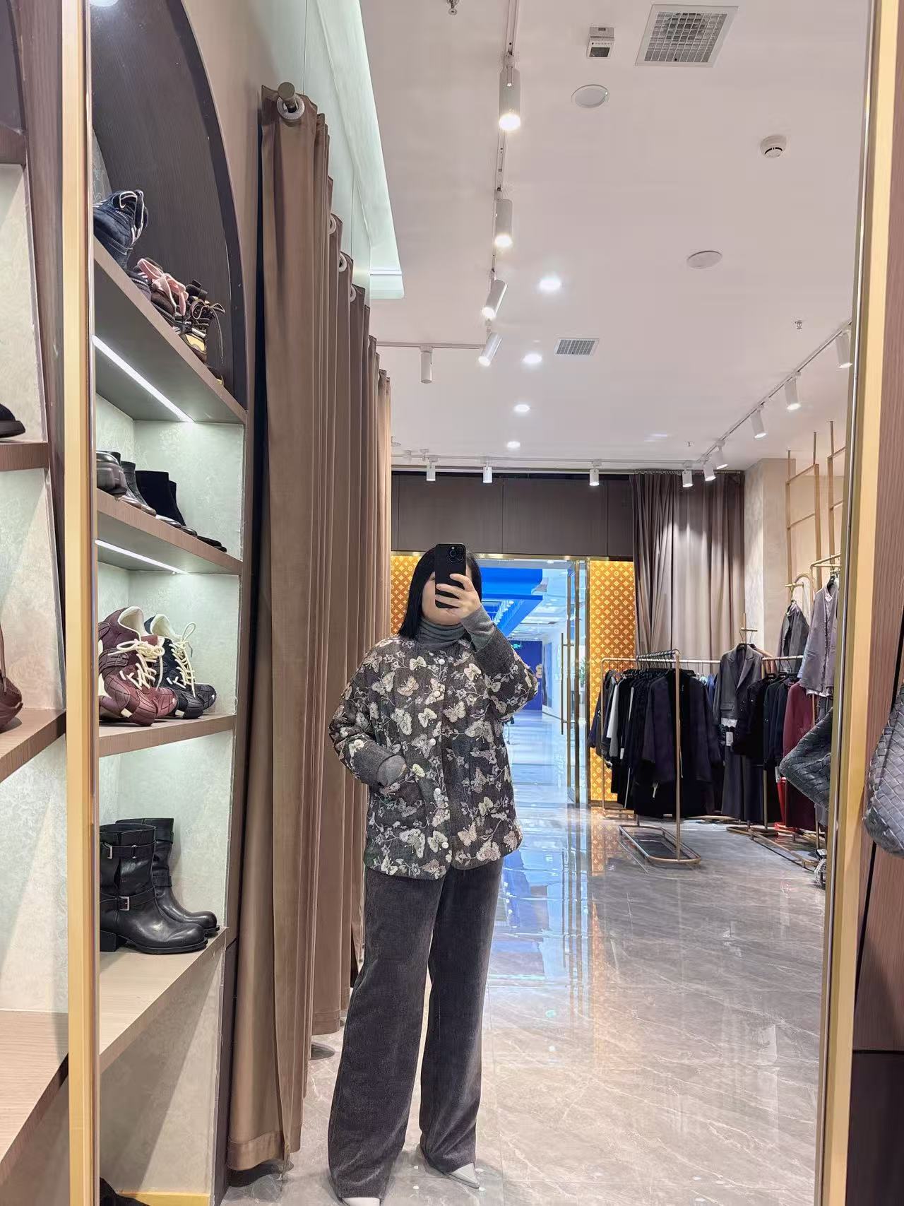短外套休闲牛仔印花镶钻鹅绒服