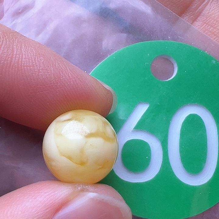 蜜蜡裸石未镶嵌微瑕12m m