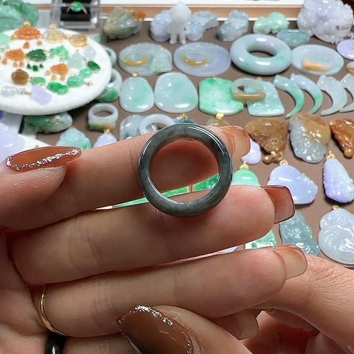 翡翠颈饰未镶嵌乌鸡戒圈圈口16