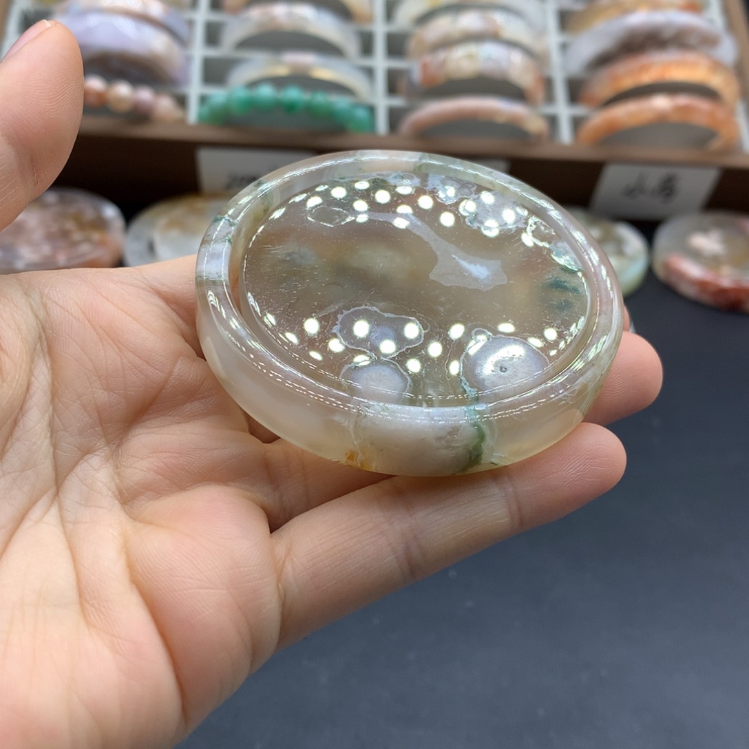 【闪购商品】玛瑙/玉髓未镶嵌颈饰小****兔