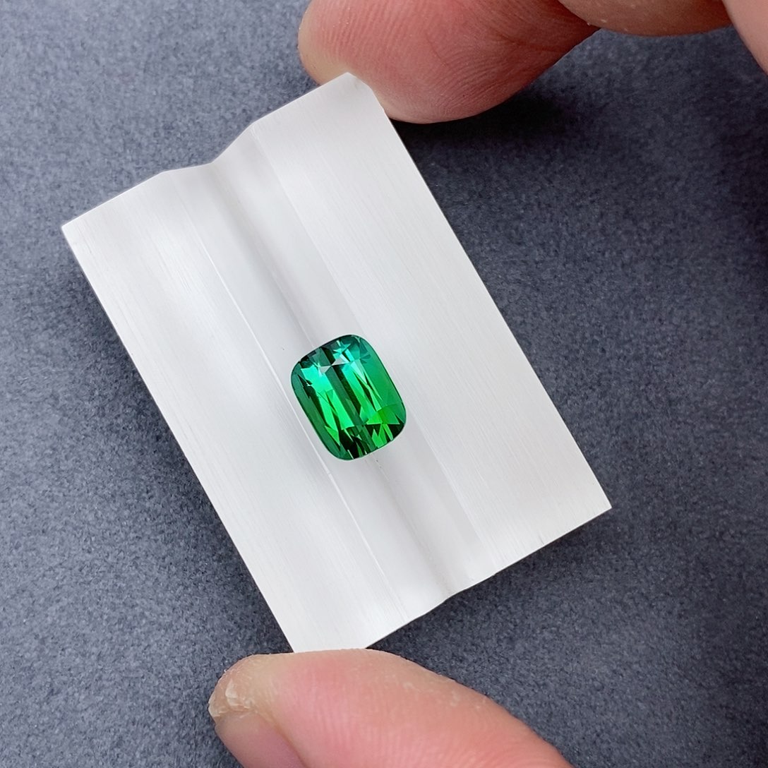 碧玺珠宝半成品未镶嵌3.56ct拉贡裸石