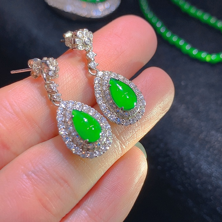 【闪购商品】翡翠颈饰银S925镶嵌翡翠