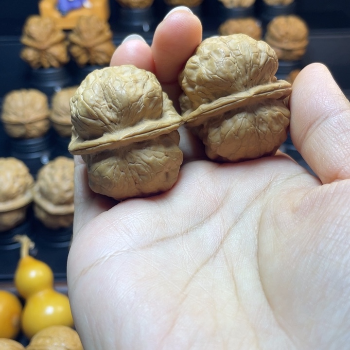 文玩核桃吊坠文玩核桃金蚕疙瘩包