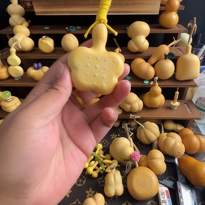 《***》没钱我还在车头啊个不接的嘛现在