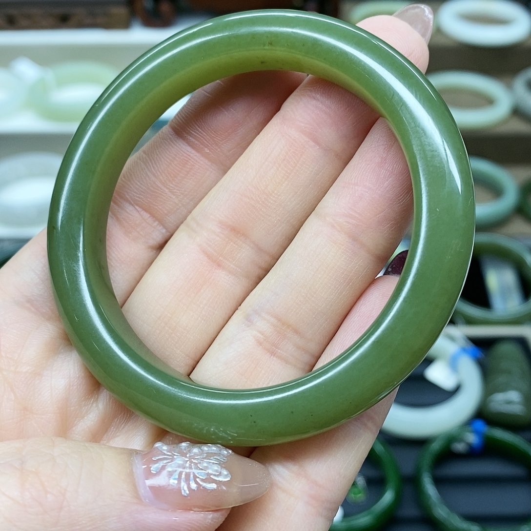 【闪购商品】和田玉手镯未镶嵌