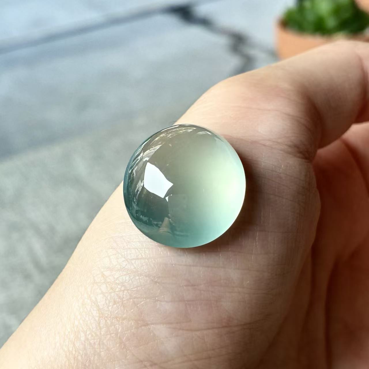 天然a货缅甸翡翠自然光尺寸20.8/19/9.5玻璃种晴水鸽子蛋吊坠