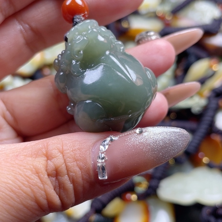 和田玉颈饰未镶嵌