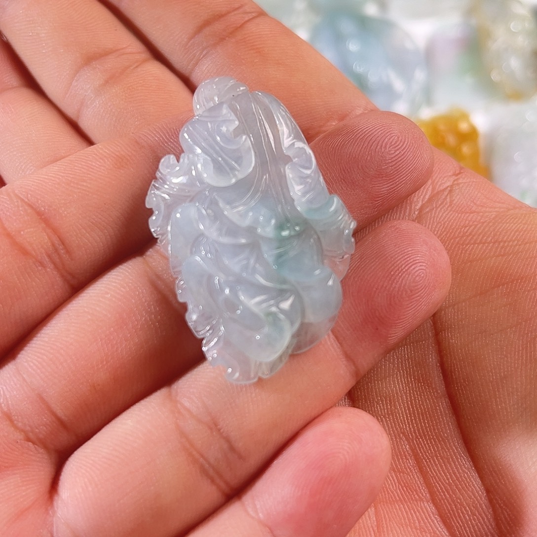 颈饰未镶嵌翡翠白菜