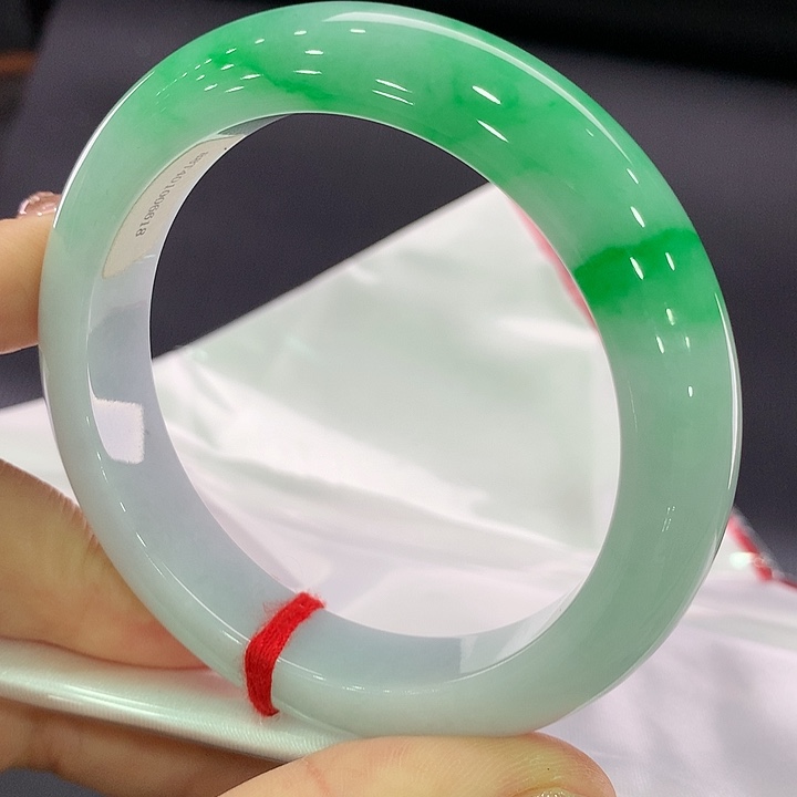 翡翠未镶嵌手镯正圈57.5