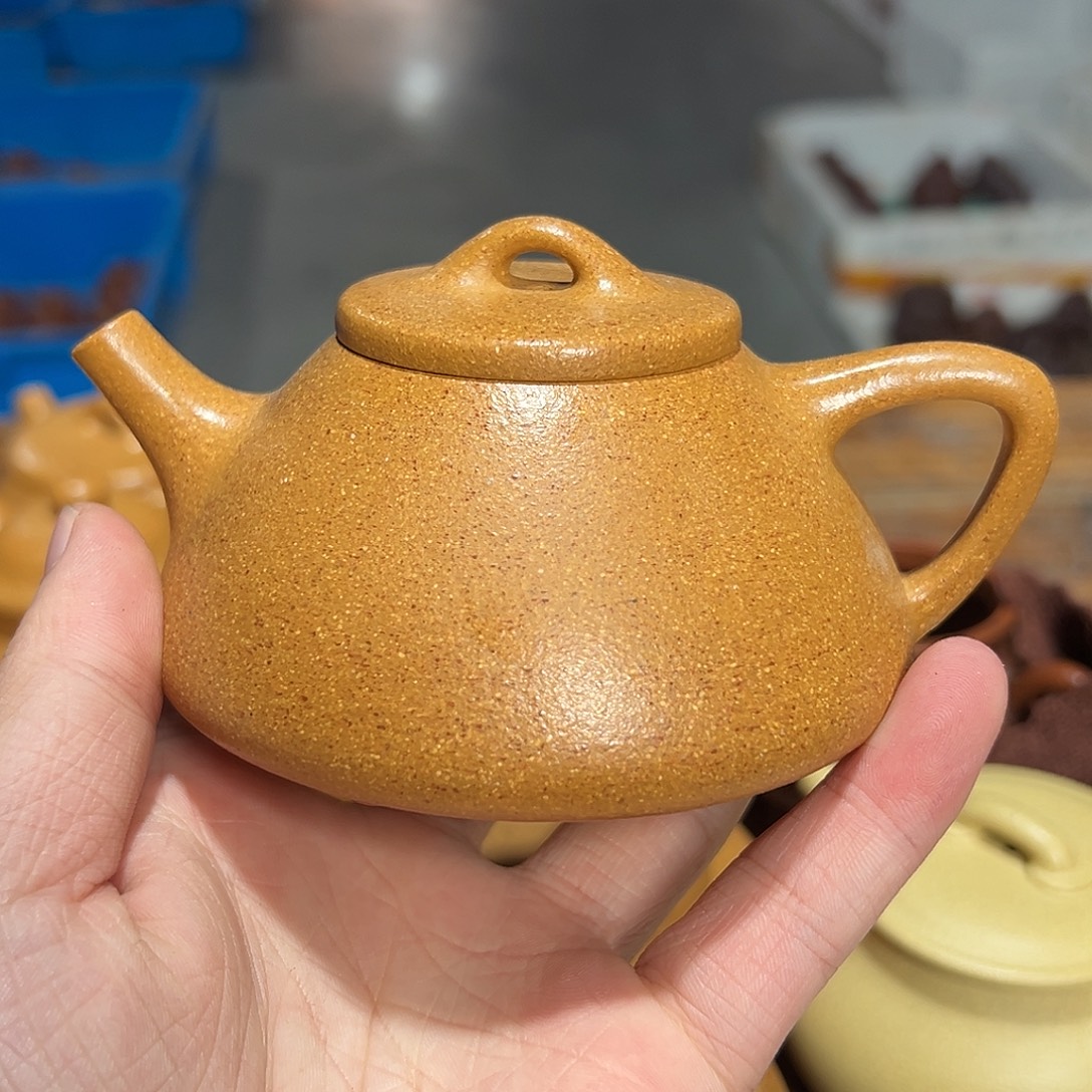 茶壶紫砂紫砂的味道很