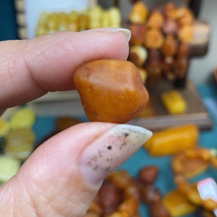 云***瓶琥珀未镶嵌颈饰海漂籽