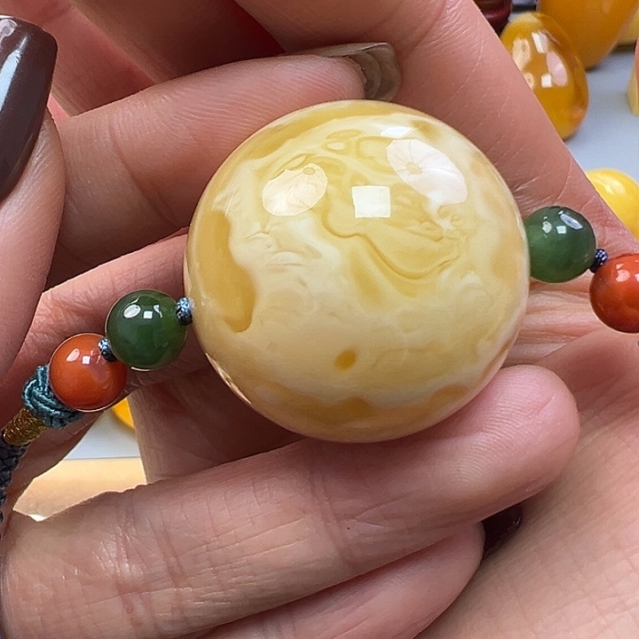 蜜蜡未镶嵌珠宝奇石