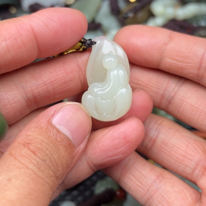 和田玉吊坠未镶嵌