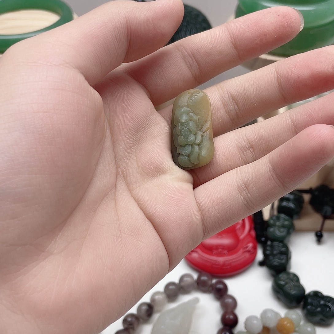 颈饰未镶嵌翡翠翡翠