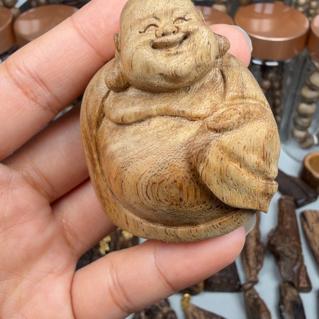 沉香碎屑沉香菩萨弥勒佛 16.4 克