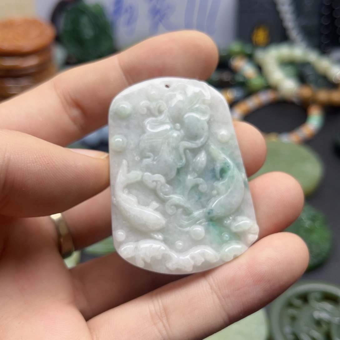 翡翠颈饰未镶嵌翡翠