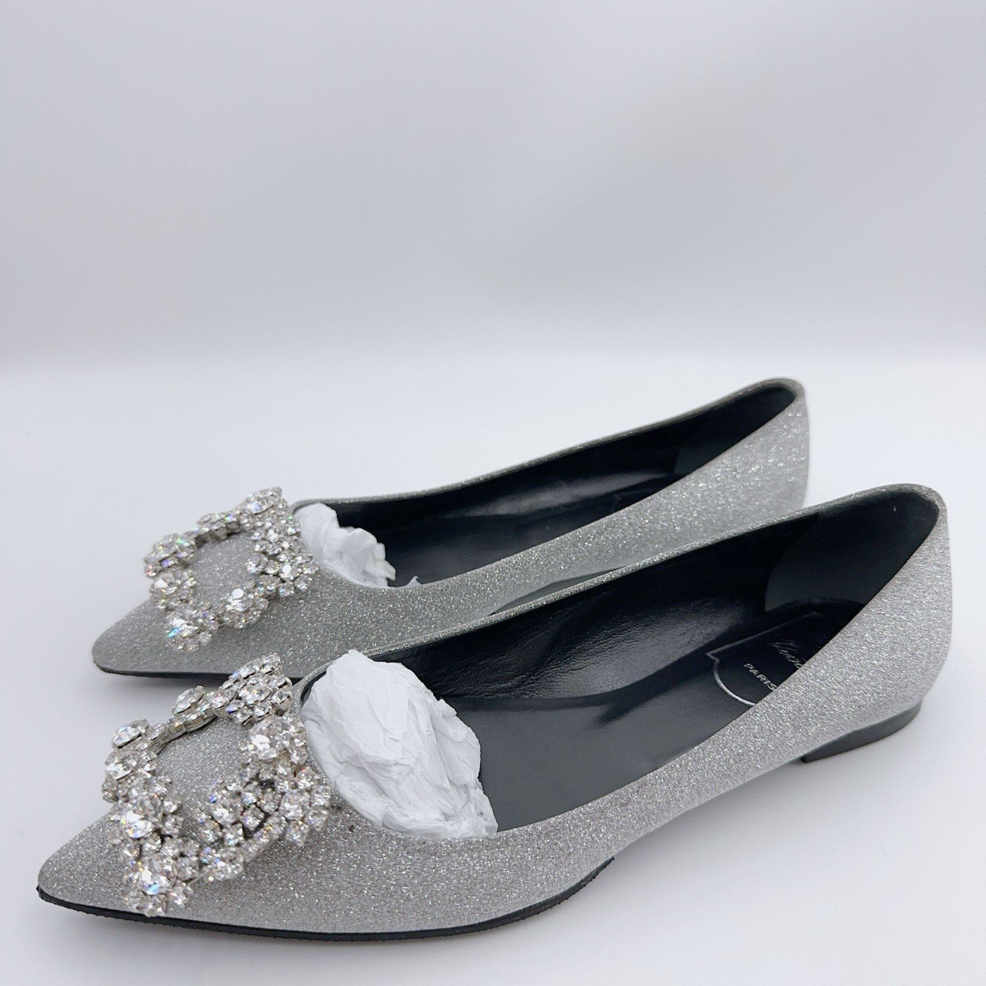 95新 Roger Vivier/罗杰·维威耶 34.5码花瓣水钻平底小单鞋/01672