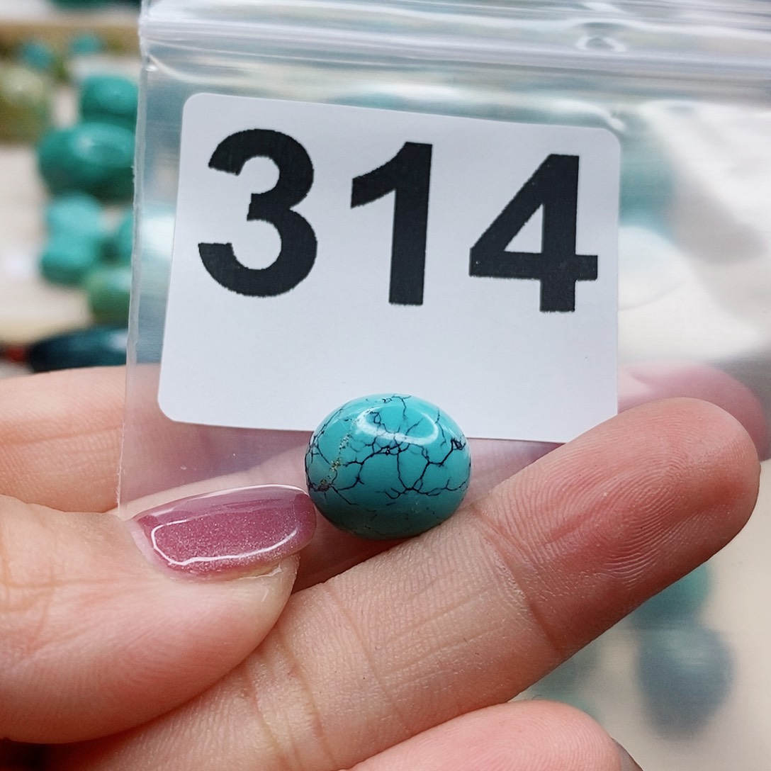 绿松石颈饰未镶嵌