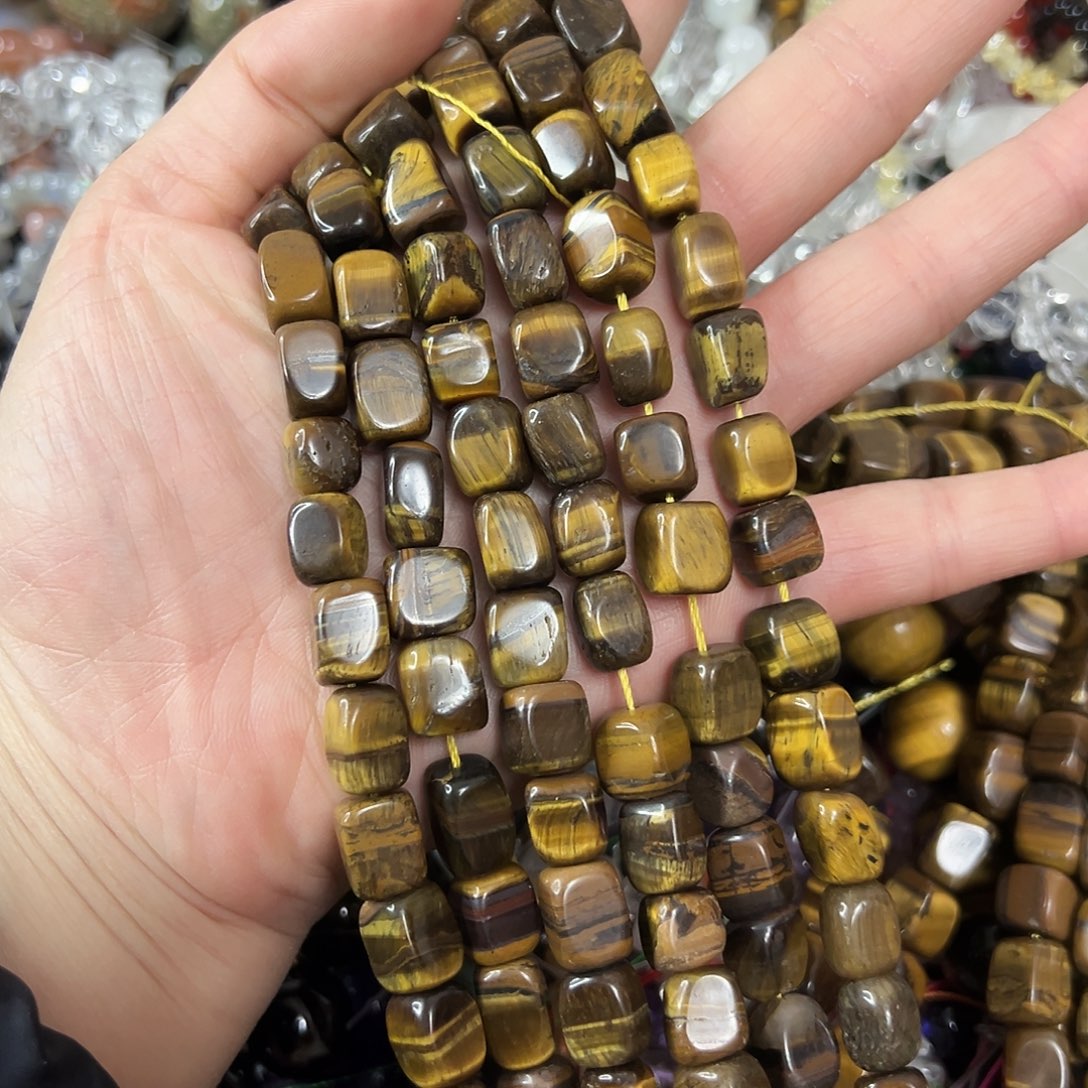 玛瑙/玉髓未镶嵌珠宝半成品，卡8x10黄虎方糖一条