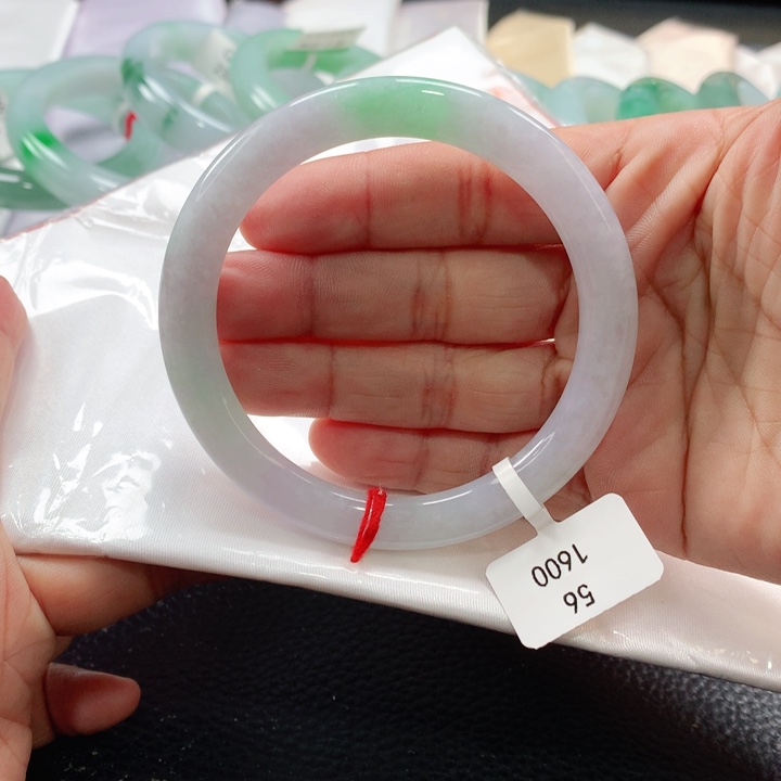 翡翠手镯未镶嵌56575657