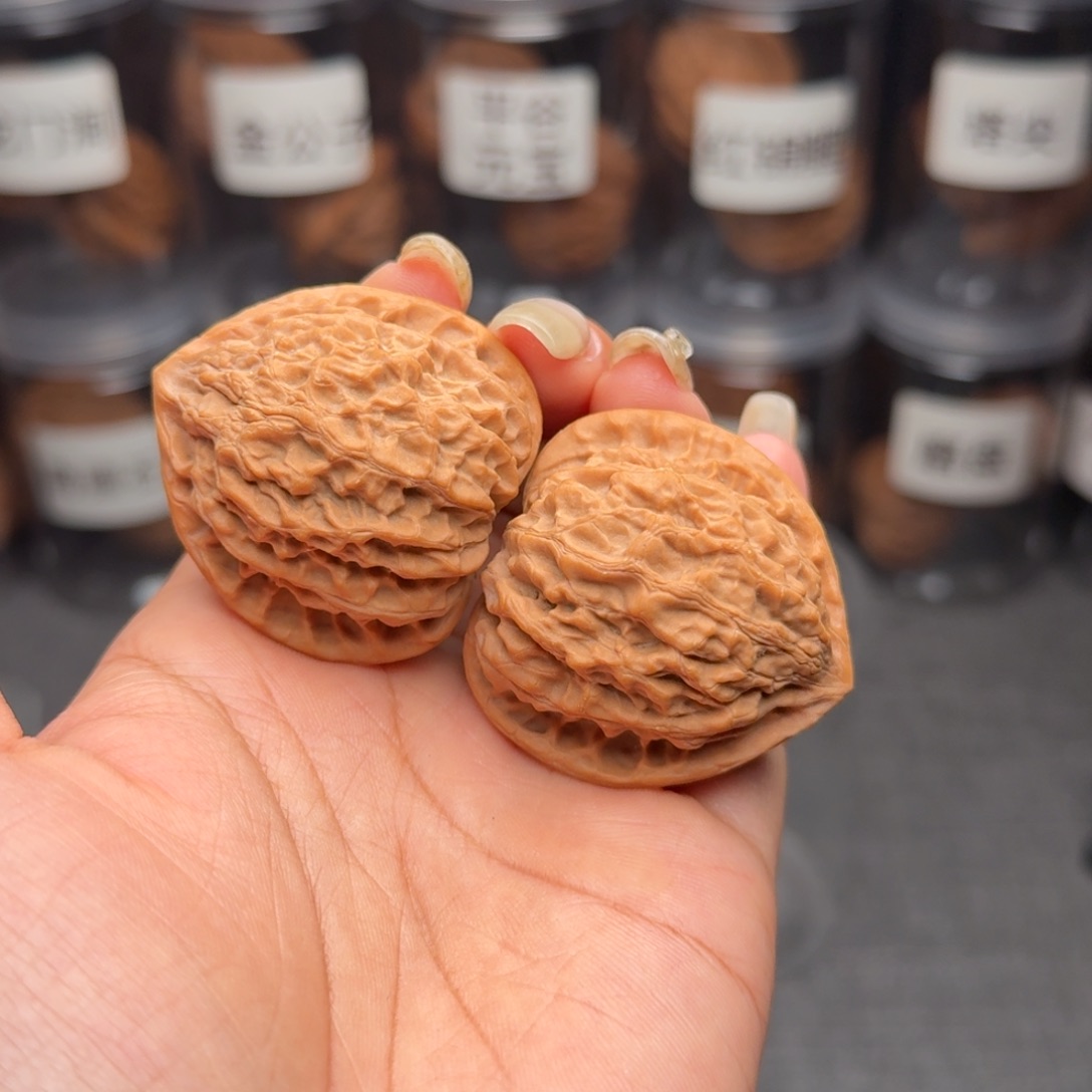 燕***志把件文玩核桃金牛