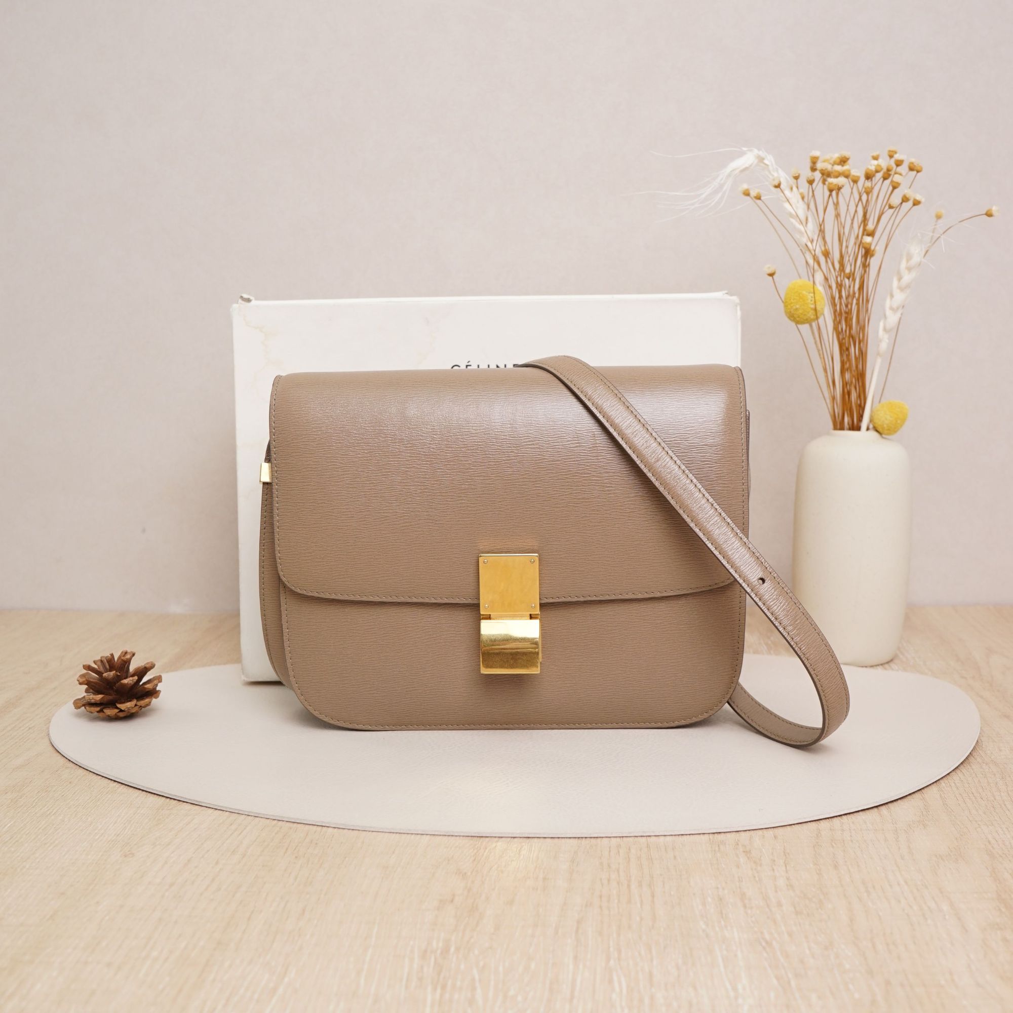 95新 Celine/思琳 赛琳classic box豆腐包中号牛皮/DS044146