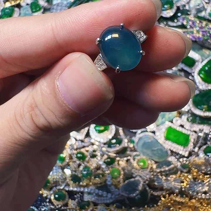 翡翠颈饰未镶嵌天然A货翡翠放漏