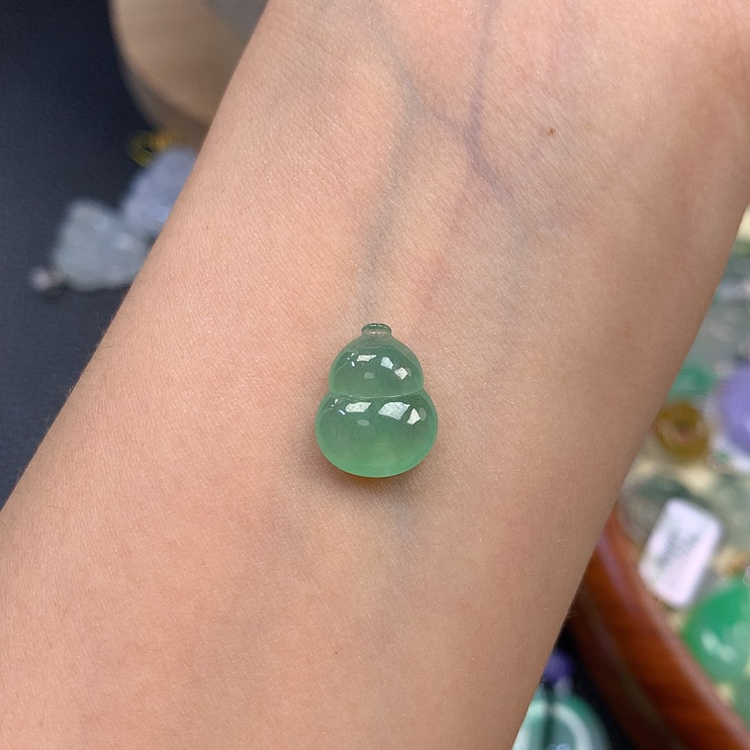 翡翠未镶嵌颈饰美****我翡翠