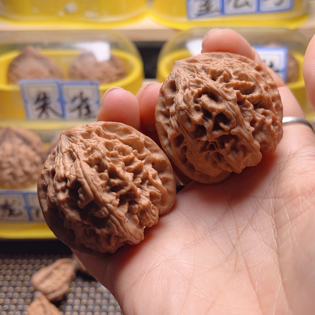 文玩核桃把件野牛