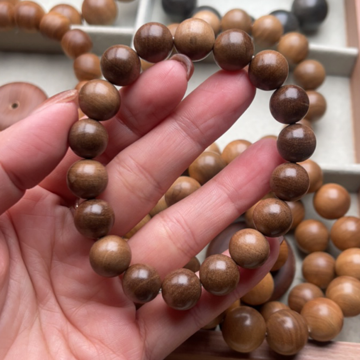 1.2老山檀香黑肉奶香瑕疵手串福利