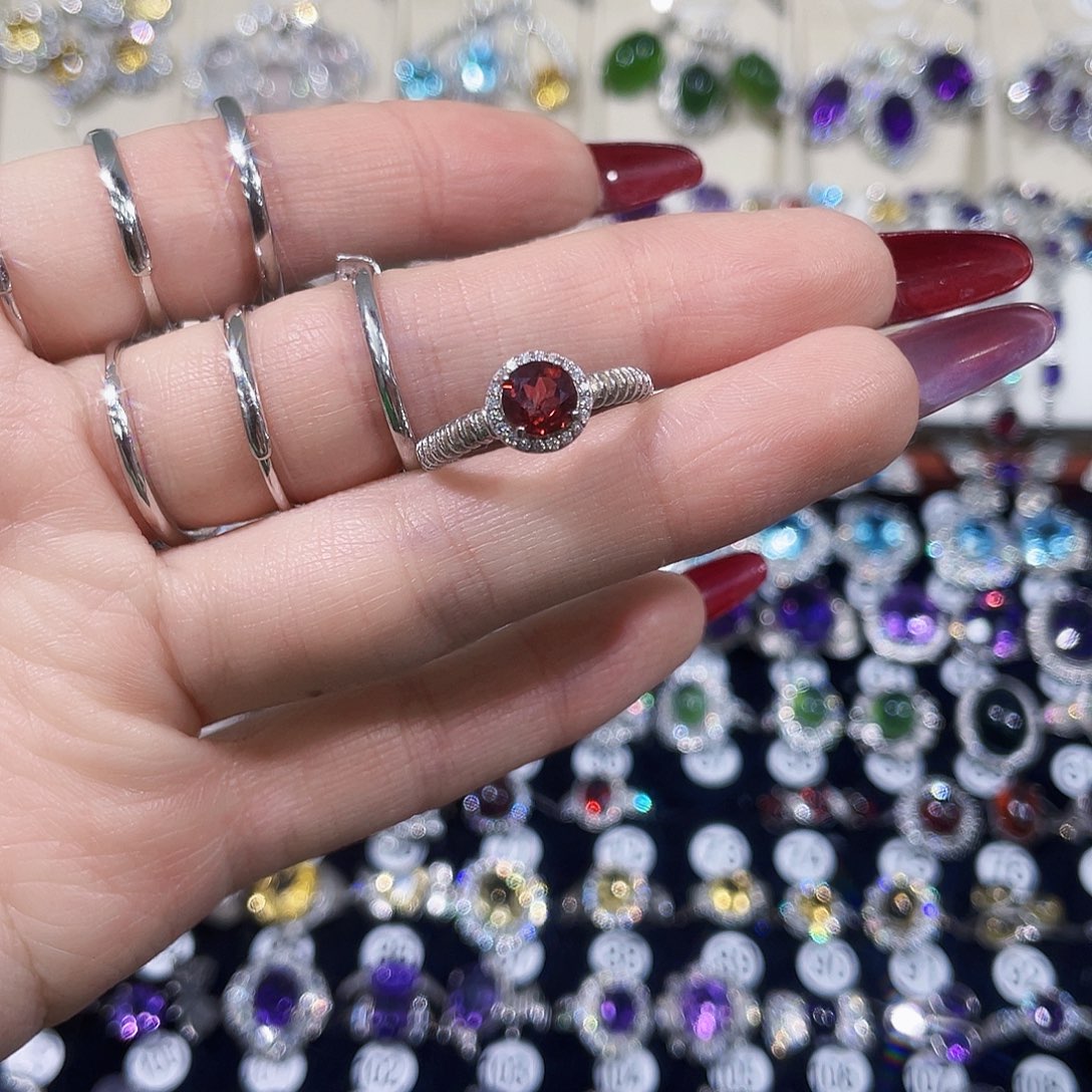 戒指银S925镶嵌石榴石戒指