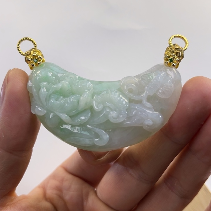 翡翠吊坠(赠链)未镶嵌代编织