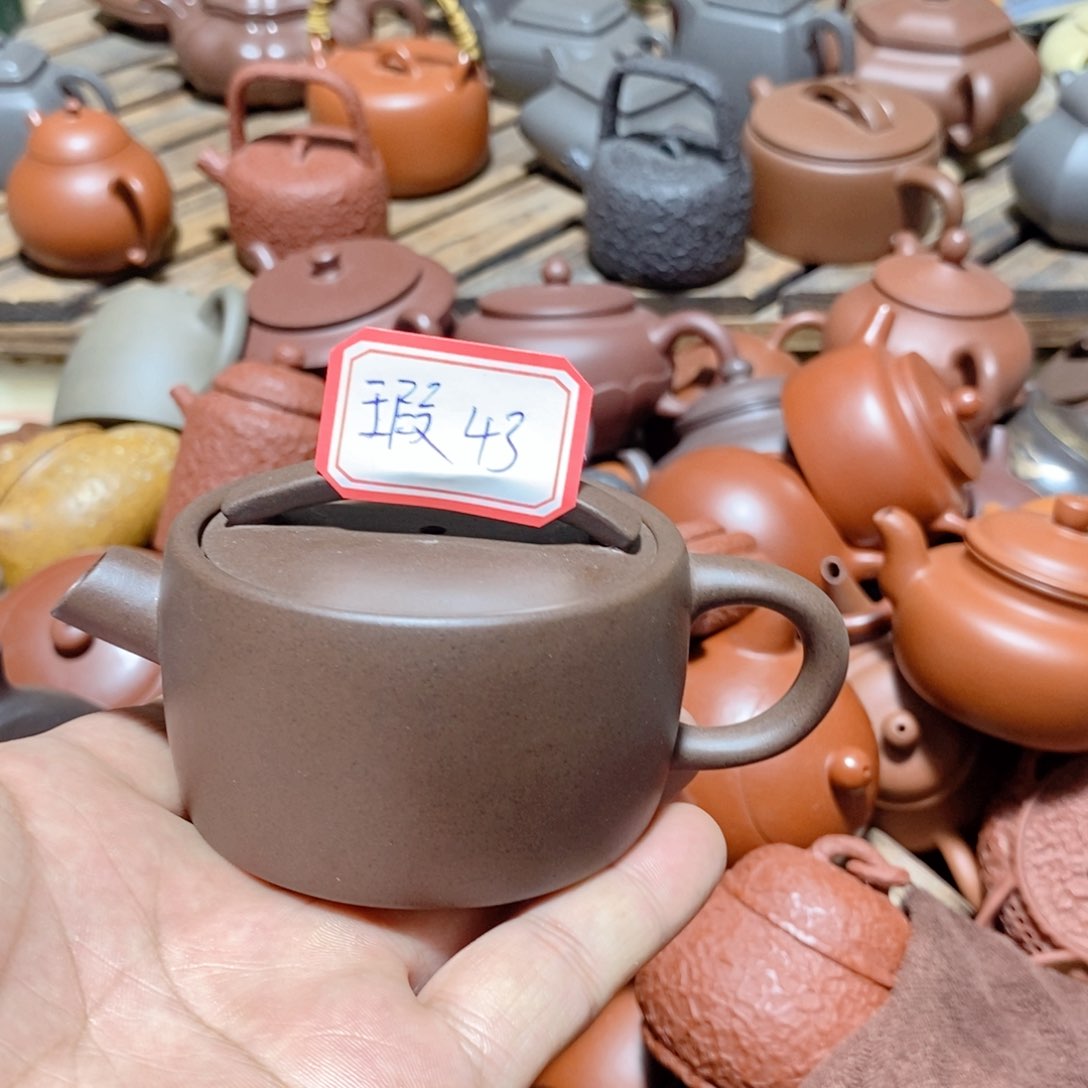 紫砂茶壶欢迎各位光临惠顾