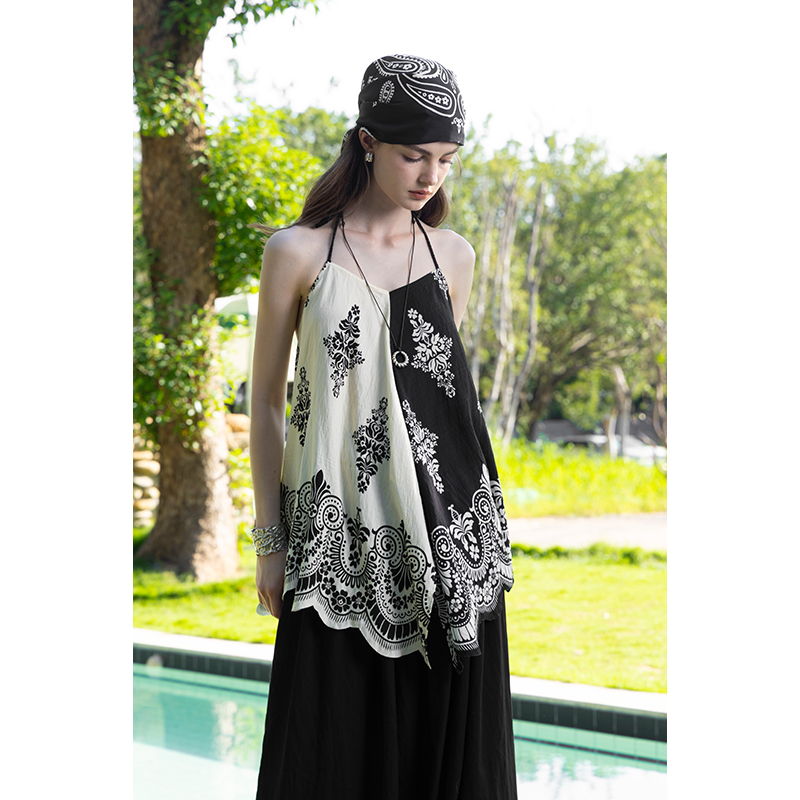 miorastudio法式复古v领印花吊带 多种穿法杏黑色拼接度假感上衣