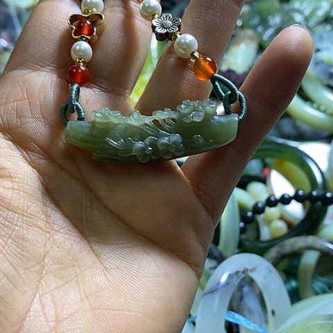 和田玉颈饰未镶嵌