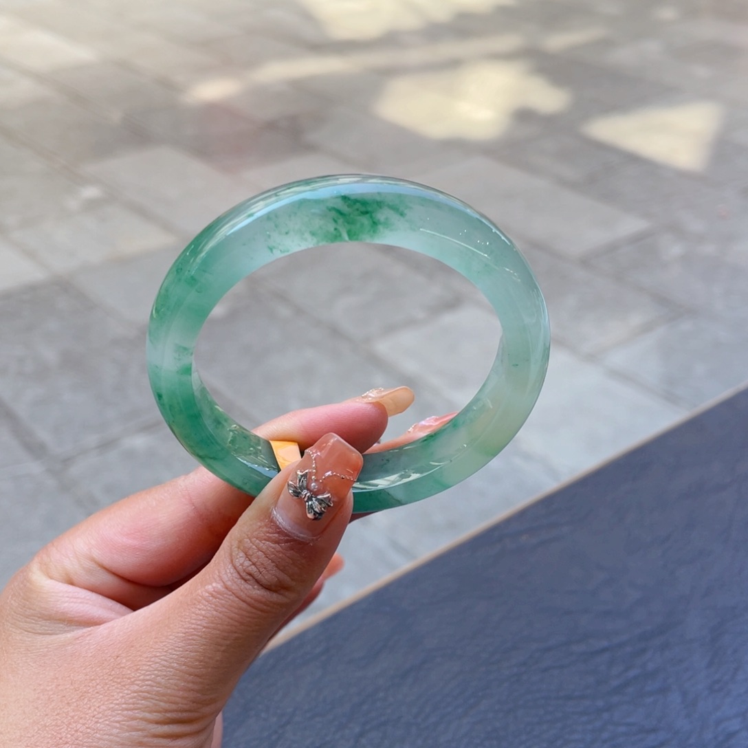 石英质玉手镯未镶嵌10